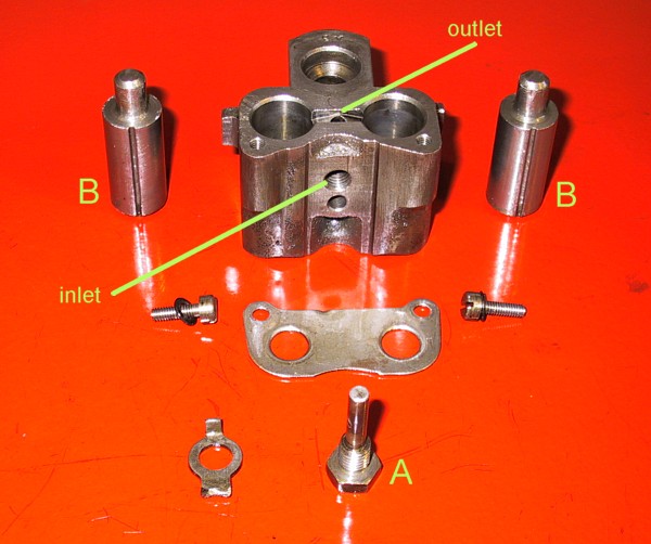 R-R PIII - rocker shaft inner pedestal